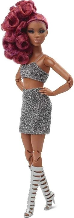 Barbie Signature Poupée Articulée Aux Long Cheveux Roux Blouclés