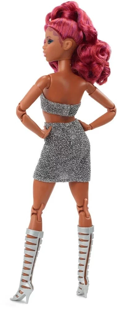 Barbie Signature Poupée Articulée Aux Long Cheveux Roux Blouclés – Image 2