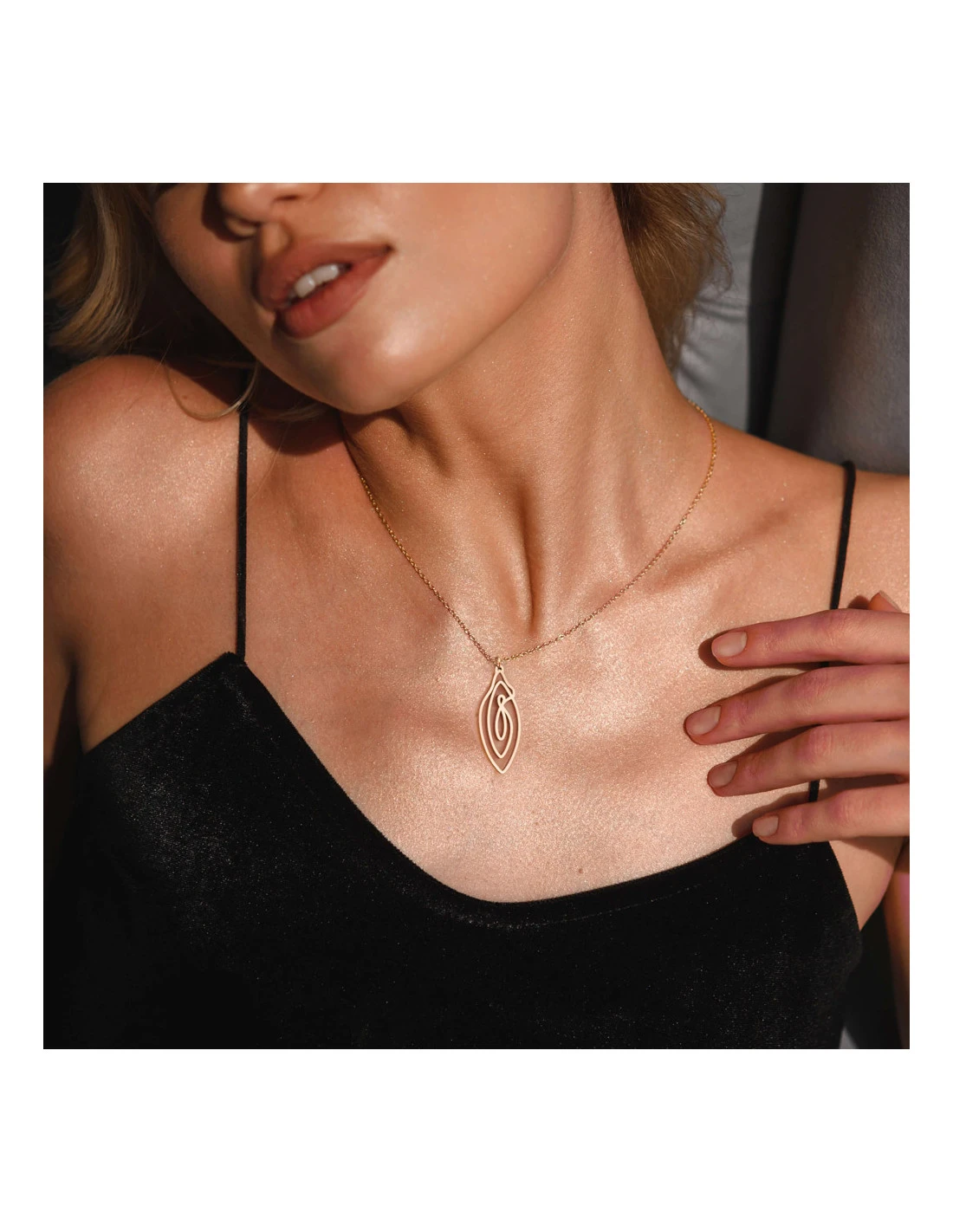 Collier Vulve Or Rose Vulvii â Image 4