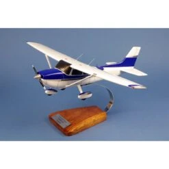 Miniature Cessna 172 Skyhawk